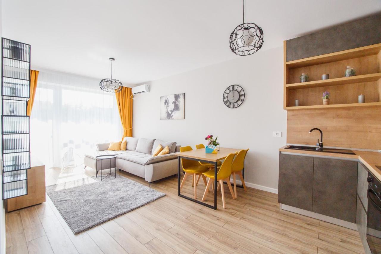 Gorgeous Home At Prima Universitatii 오라데아 외부 사진